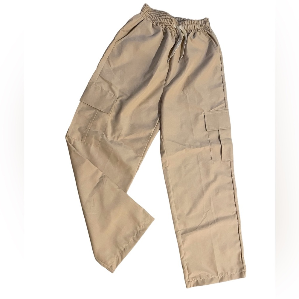 Women’s cargo pants - size small